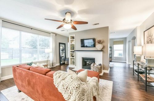 7035 Clustering Oak Ct, Richmond TX 77407-0822 exterior