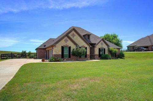 7012 Katie Corral Dr, Fort Worth TX  76126-6440 exterior