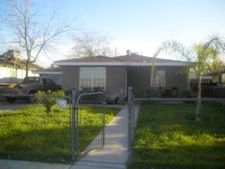 3746 Thomas Ave, Fresno, CA 93702-1241