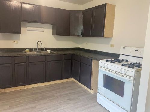 16346 Winchester Ave, Dixmoor IL  60428-5636 exterior