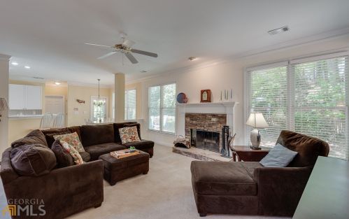 765 Yosemite Dr, Suwanee GA  30024-4004 exterior