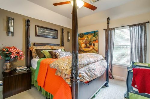 5968 Riverbend Pl, Fort Worth TX  76112-1064 exterior