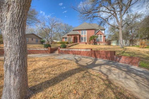 275 Oak Creek Cir, Stairtown, TX 78648-4822