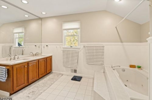 1 Village Ct, Dover NJ  07869-3497 exterior