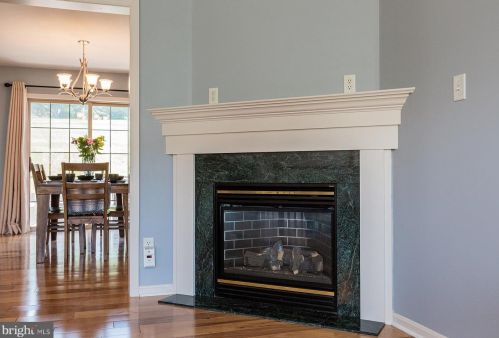 673 Royal Vw Dr, Lancaster PA  17601-2873 exterior