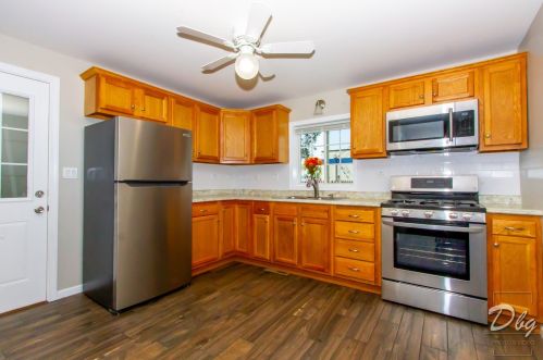 2855 Jolley Ave, Waukegan, IL 60085-4831