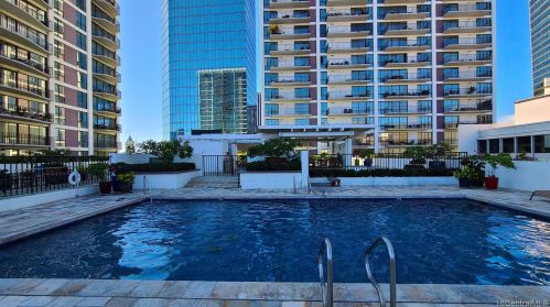 700 Richards St, Honolulu HI  96813-4605 exterior