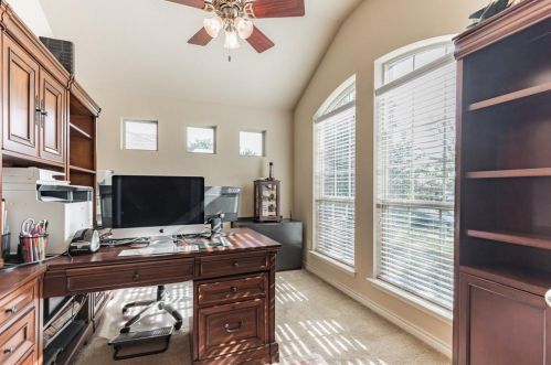 248 Spring Hollow Dr, Fort Worth, TX 76131-3151