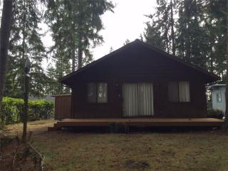 1561 Treasure Island Dr, Allyn, WA 98524-7703