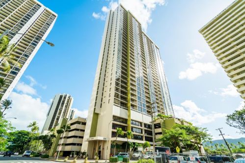 229 Paoakalani Ave, Honolulu HI 96815-3764 exterior