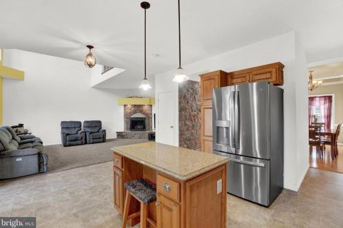 1433 Farm Cross Way, York PA  17408-8537 exterior