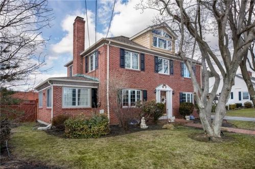 23 Superior View Blvd, Providence, RI 02911-2927