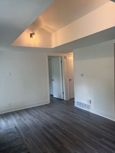 2406 Grape St, Joliet, IL 60435-1432