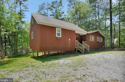 112 Algonquin Trl, Hedgesville WV  25427-5568 exterior