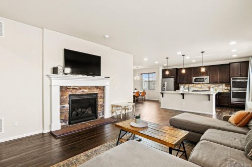 4820 Versailles St, Denver CO  80015-6801 exterior