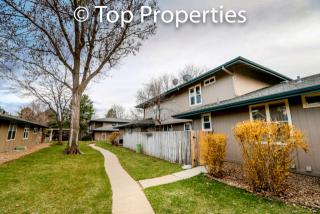 8724 Roundtree Ave, Englewood CO  80111-5102 exterior