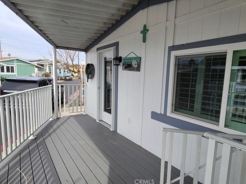 80 Huntington St, Huntington Beach CA  92648-5334 exterior