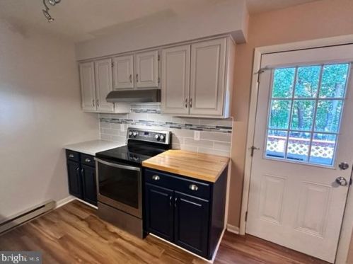 312 Juniper St, Carlisle PA 17013-2524 exterior