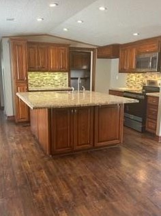 431 County Road 547, Angleton TX  77515-8959 exterior