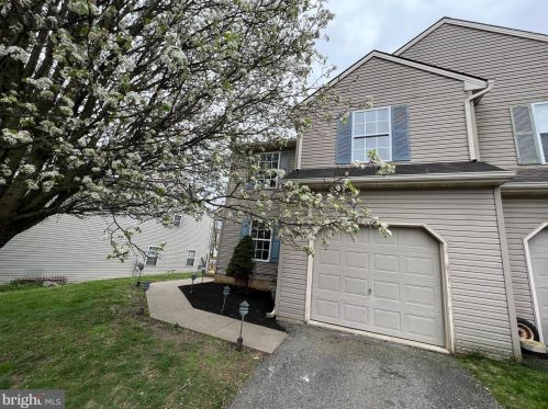 111 Elmshire Dr, Lancaster, PA 17603-8826