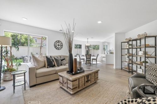 7 Rhode Is, Irvine CA  92606-1755 exterior