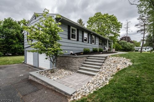 14 Jackie Dr, Hackettstown, NJ 07840-5628