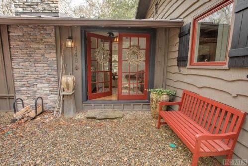 148 Rocky Hl, Highlands, NC 28741-8645
