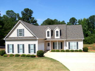 112 Sweetwater Ct, Lagrange, GA 30240-7558
