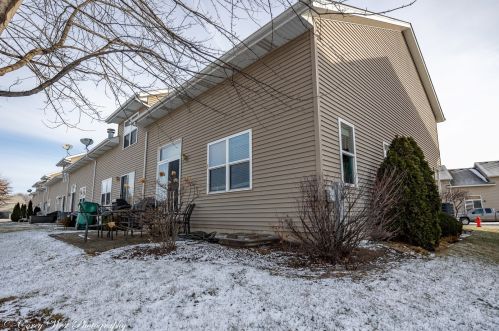 1211 Alexandria Dr, Sycamore IL  60178-9508 exterior