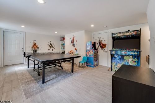 77 Pleasant Hill Rd, Dover NJ  07869-3568 exterior