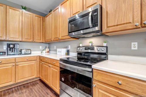 18683 Crestridge Dr, Aurora CO 80015-5128 exterior