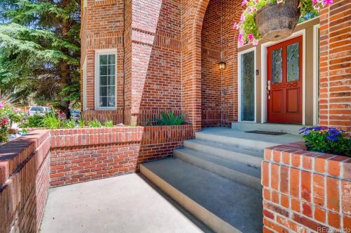 16464 Ida Ave, Aurora, CO 80015-4063