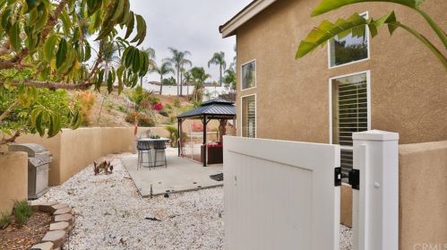 906 Dylan Way, Anaheim CA  92808-1515 exterior