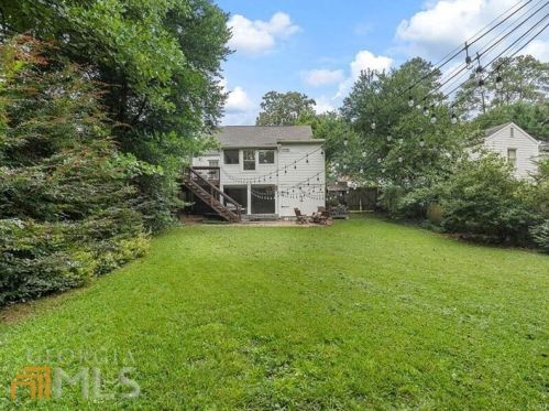 2859 Elliott Cir, Atlanta GA  30305-2726 exterior