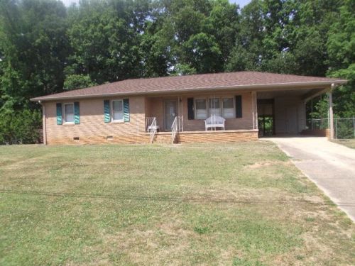 402 Willowbrook Rd, Greenwood, SC 29649-9331