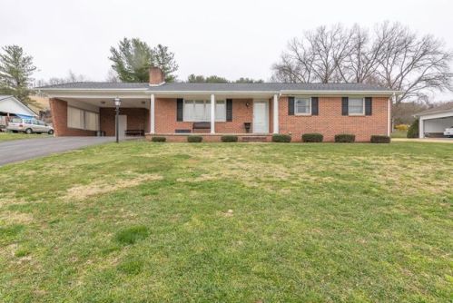 137 Harmony Dr, Saltville, VA 24370-4470