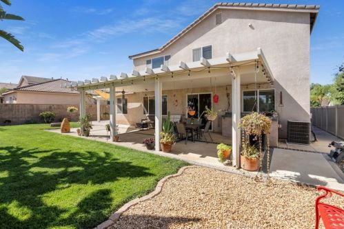 17876 Robusta Dr, Riverside CA  92503-7072 exterior