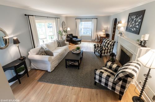 930 Rolling Pass, Glenview, IL 60025-4151