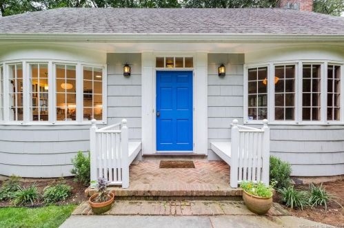 33 Evergreen Rd, Greenwich CT  06830-4611 exterior