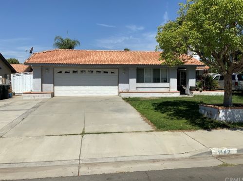 1142 Hollowood Ct, Perris, CA 92571-4934