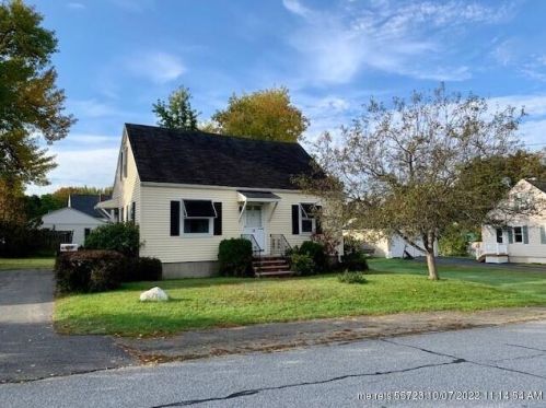 52 Longwood Ave, Augusta, ME 04330-4131