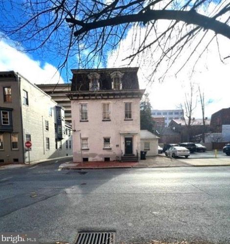 115 Pine St, Harrisburg, PA 17101-1217