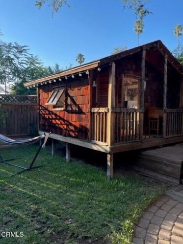 353 Terrace St, Altadena, CA 91001-4660