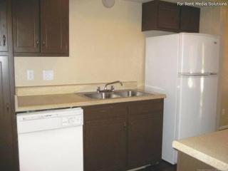 1404 Weiler Blvd, Fort Worth TX  76112-2949 exterior