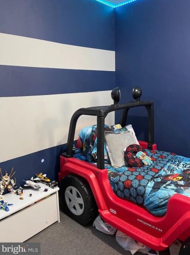 5820 Carpenter St, Philadelphia PA 19143-3010 exterior