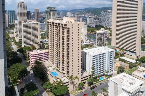 2140 Kuhio Ave, Honolulu HI  96815-2372 exterior