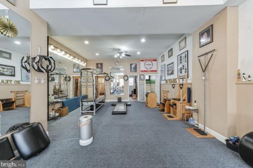 818 8th St, Philadelphia, PA 19147-2821