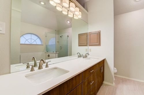 1422 Mapleview Dr, Carrollton TX 75007-6019 exterior