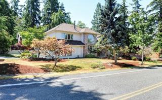 909 11th St, Mukilteo, WA 98275-2208