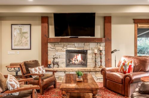 5872 Mtn Rnch Dr, Park City UT 84098-6177 exterior